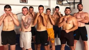 militants lyonnais d'extreme-droite s'entraînant pour attaquer les antifascistes