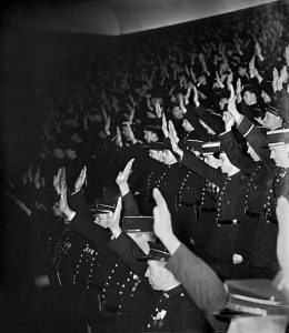 Prestation de serment des policiers parisiens en 1942