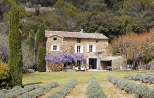 mas arboré en Provence (DR)
